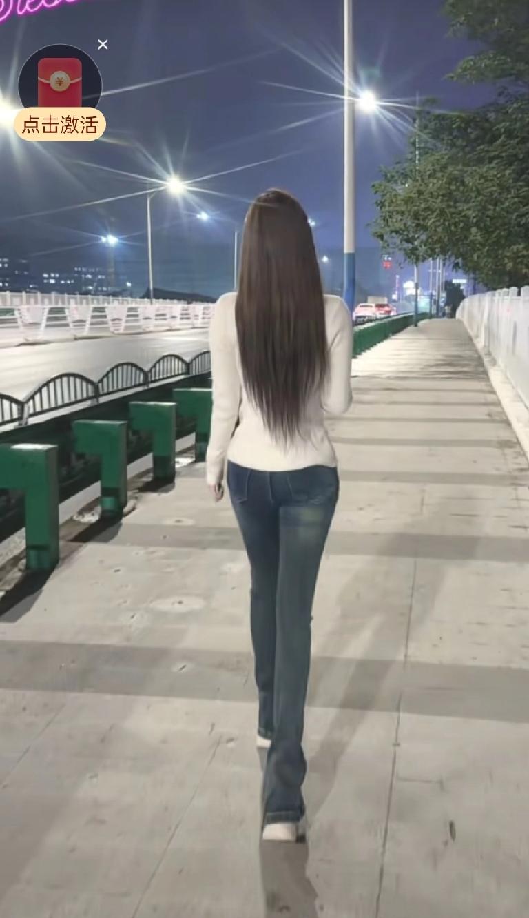 让人心里踏实的家，其实就藏着三个小秘密。第一，好好聊天。遇到麻烦不互相甩脸子，日