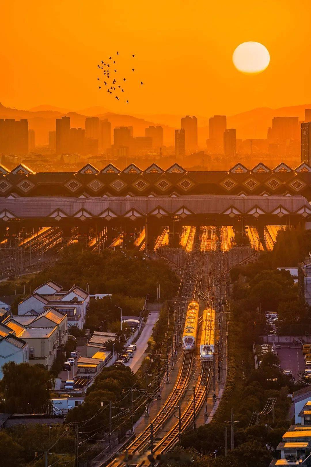 铁路,晚安 该相见的人总有一天会相见的。晚安~ 