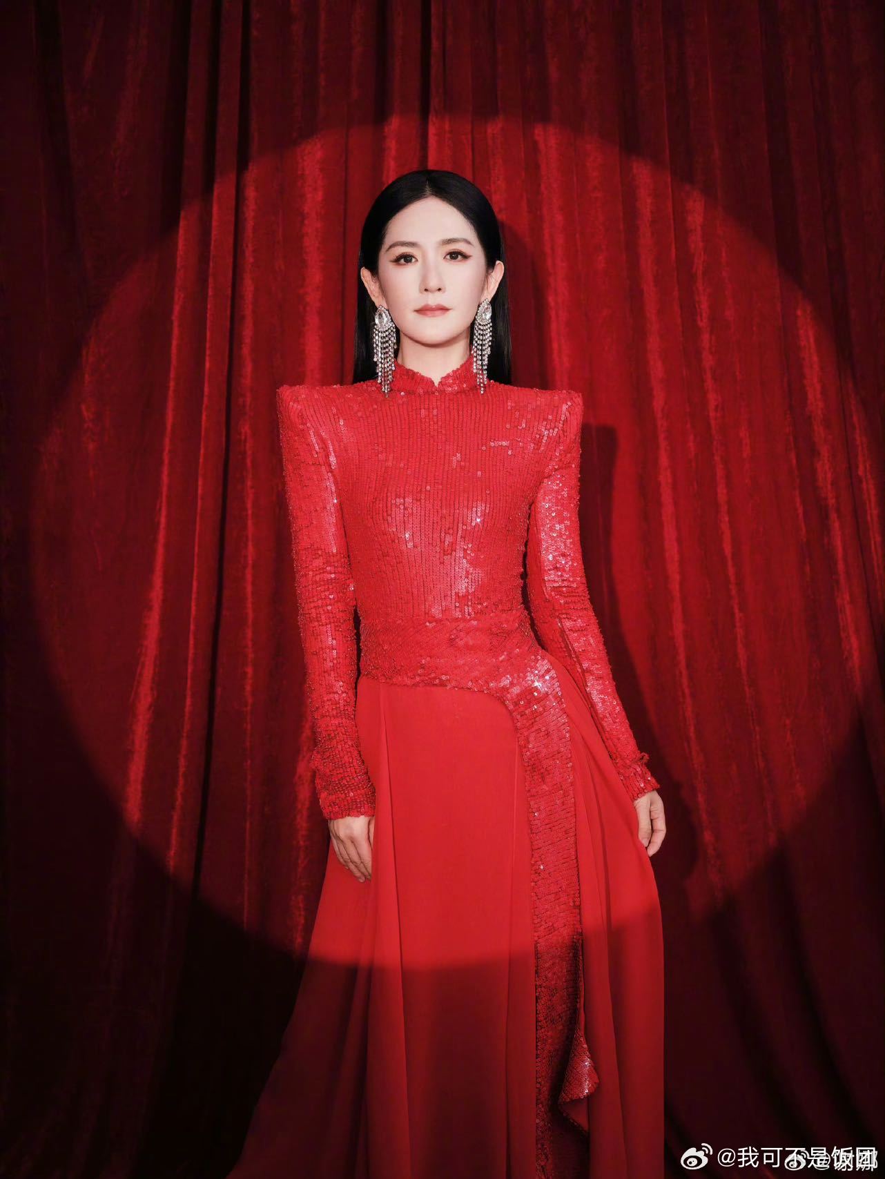 齐思钧在谢娜旁边承担了何炅功能怎么看不懂中文了，莫名其妙的词条满天飞，能不能别乱