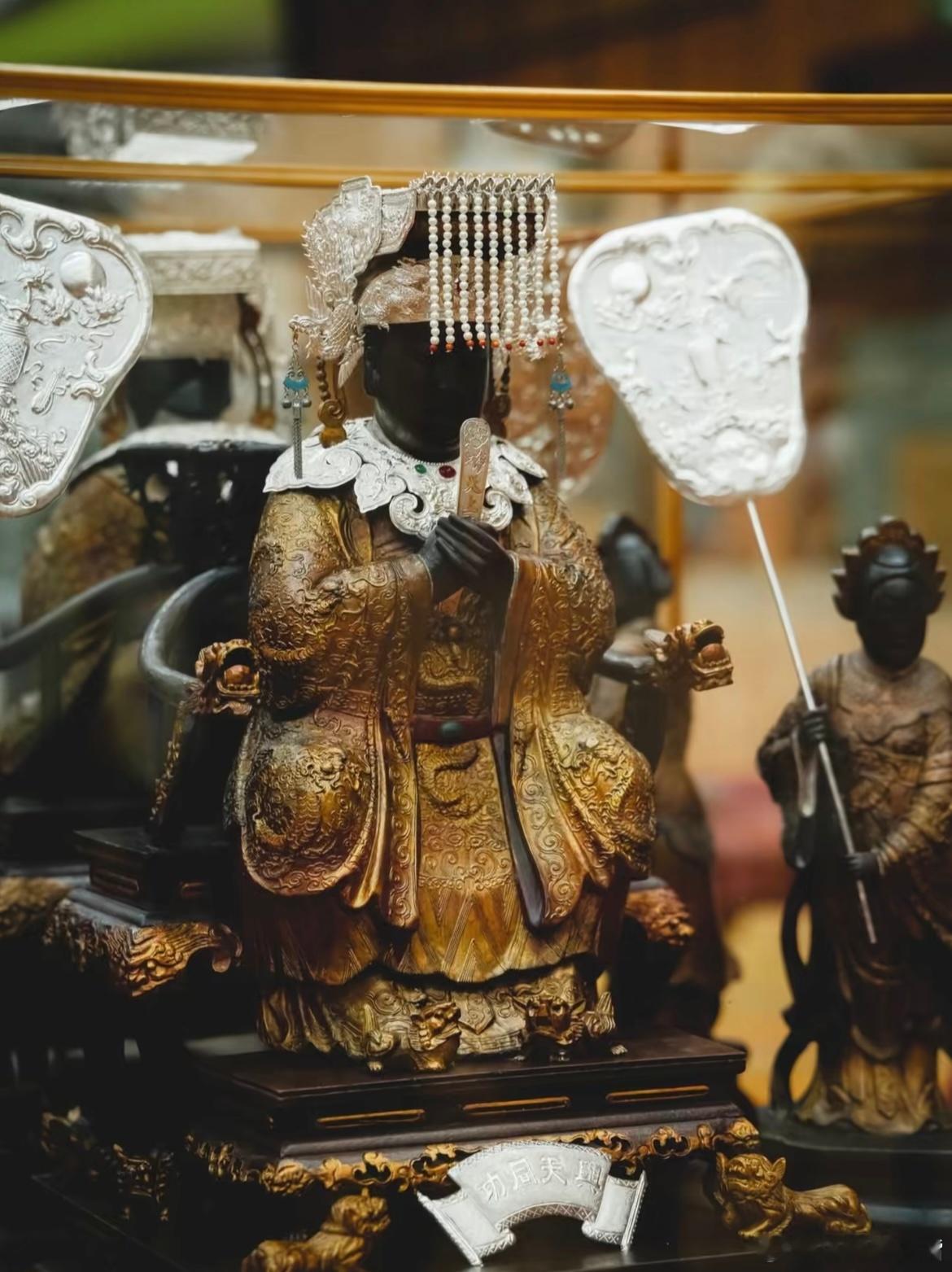 今年，我学会了一个词，叫“战略性认怂”。这也是今年流行的一个处世智慧，核心在于主