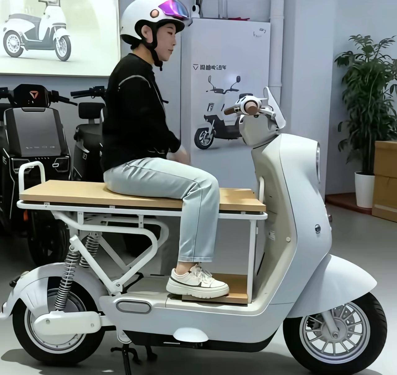 这才是真正的
上有政策下有对策啊
新国标才出来没几天

网友的“带娃改装”就刷屏