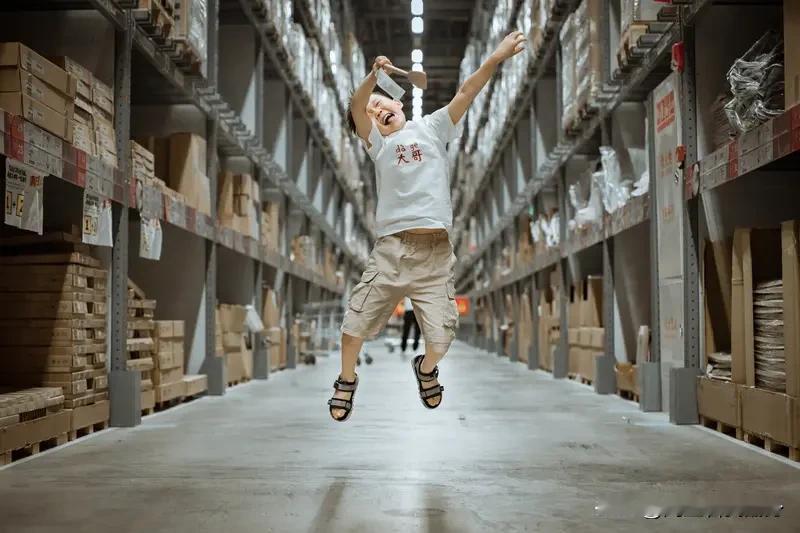 请用一句话概括一下，什么是幸福幸福就是简简单单，无忧无虑，心情愉悦，能心想事成的