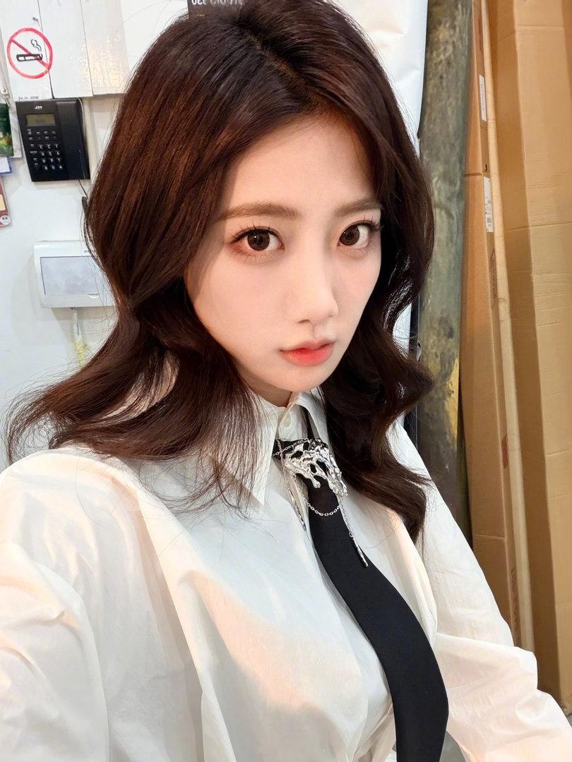 李艺彤孙芮段艺璇重聚李艺彤带着snh48合体团建了谁懂啊！关注流大会这波官宣直接