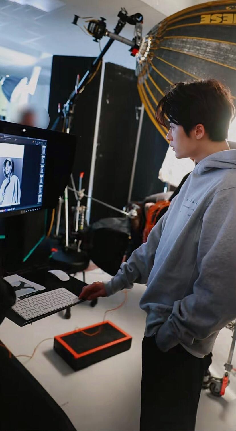 很喜欢这一帧～