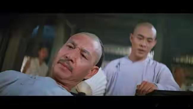 演员刘洵去世经典的黄飞鸿的老爸 绝对是电影除了十三姨和梁宽之外的点睛之笔 先生一