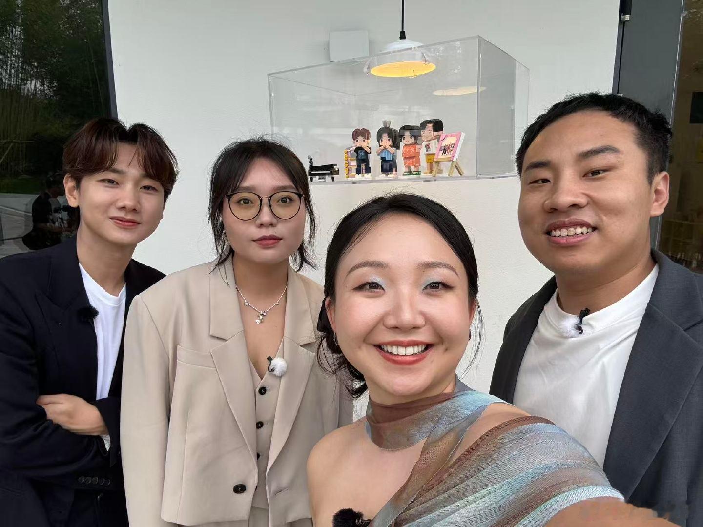 汪苏泷徐志胜李雪琴李嘉琦合体直播 桃花坞650合体直播五十公里桃花坞等了太长时间