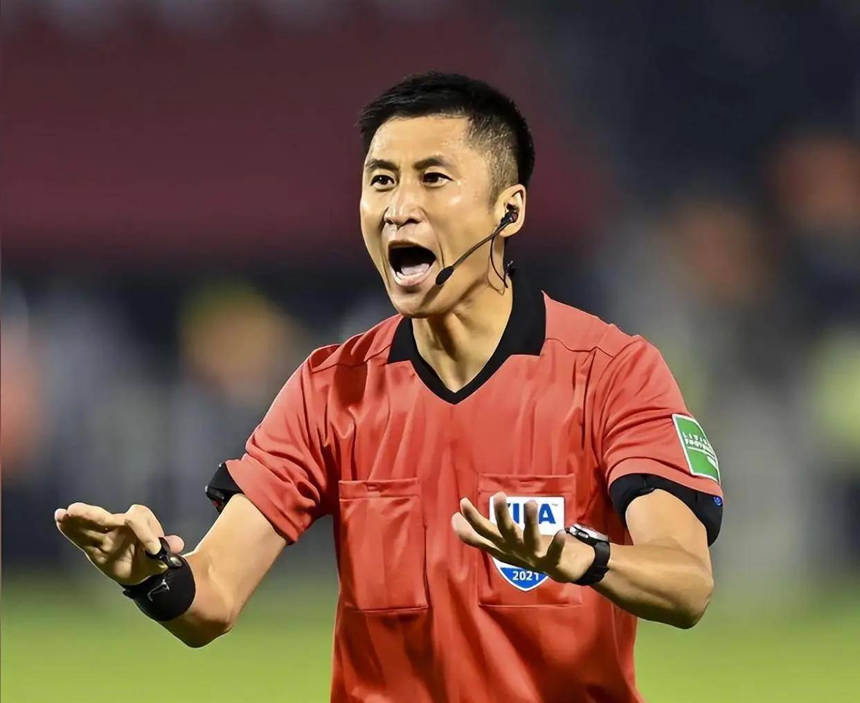 为什么全世界的裁判都挤破头想去世界杯？看完马宁这趟出差的待遇，全明白了。
 
国