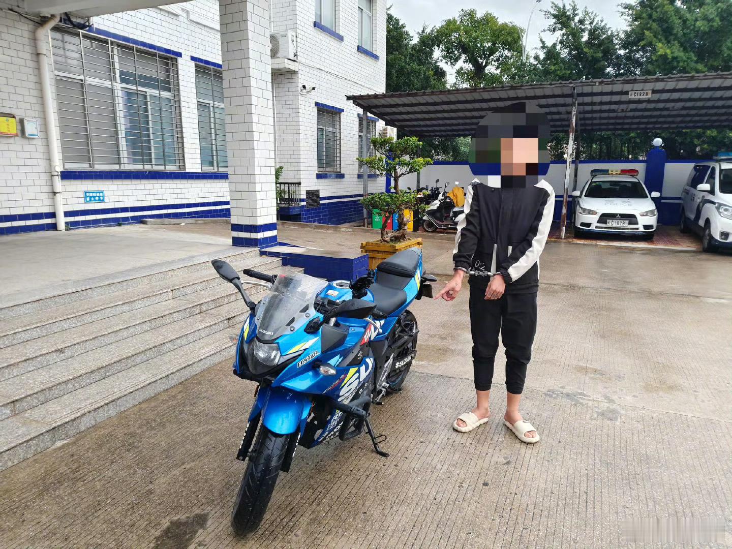 福建一男子刑满释放一个月又盗窃被抓  近日，小岞所接到群众报警称摩托车被盗。接警