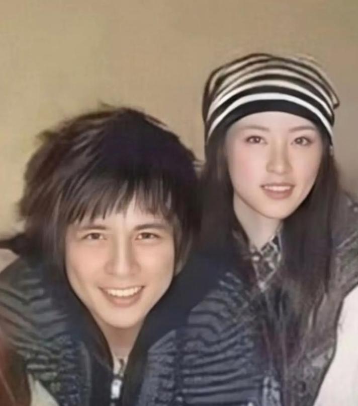 2015年，薛之谦和高磊鑫离婚。

薛之谦将1.6亿的豪宅和1000万给高磊