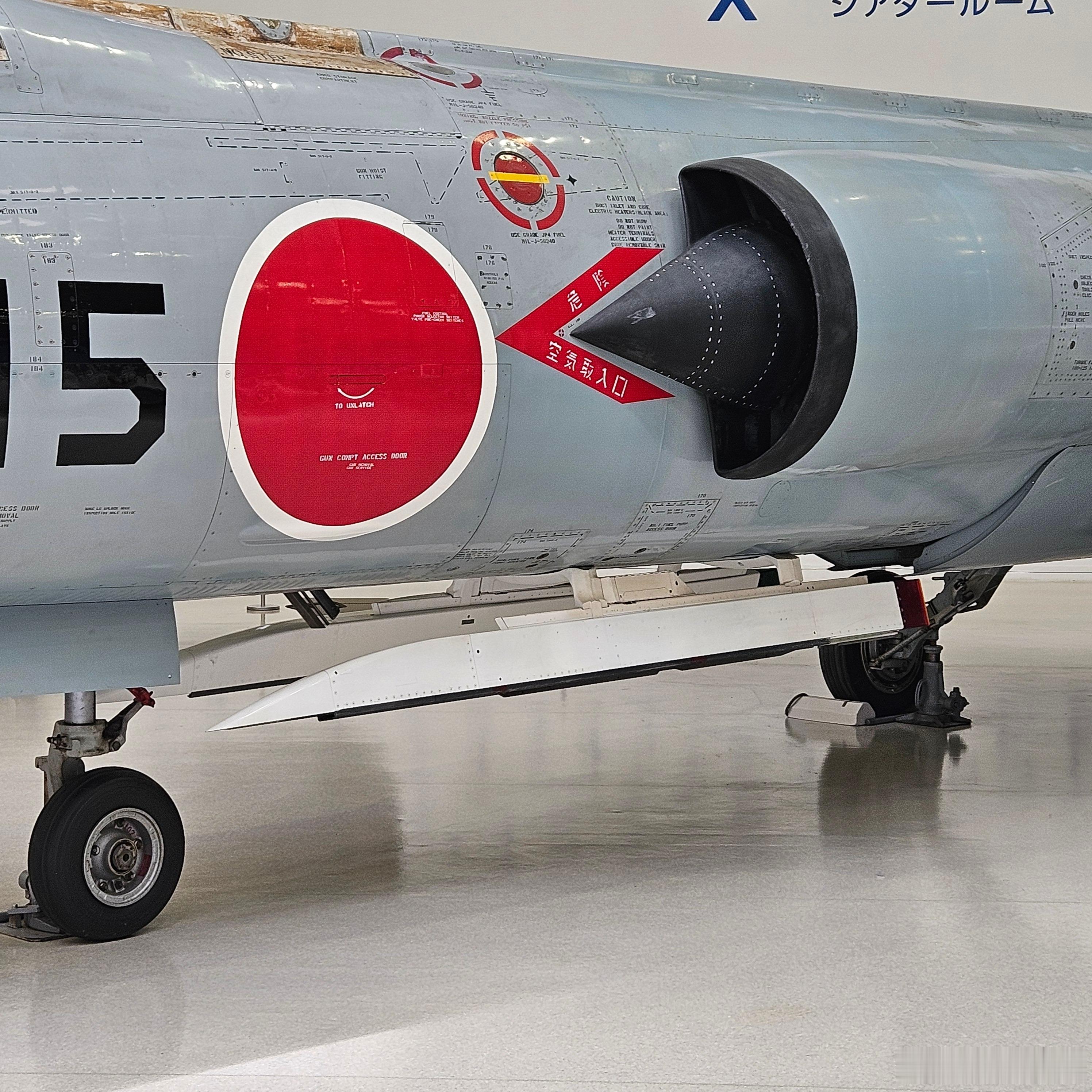 升力不足的F-104照片是日本航空自卫队退役的一架 F-104J （编号36-8
