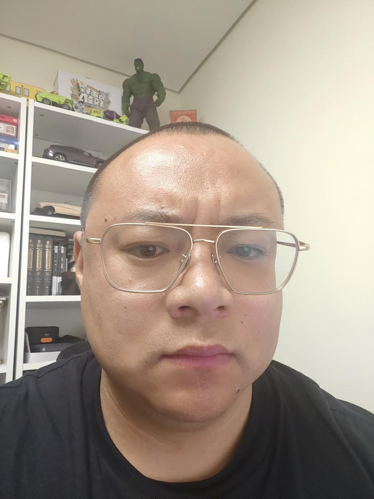 我发现我！是个无趣的人
努力工作目的就让父母生活好一点
然后买了一堆车
然后车就