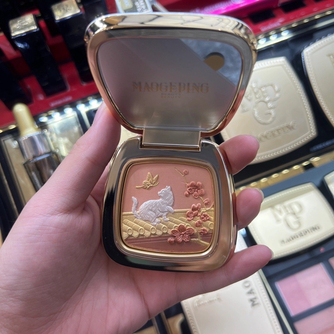 毛戈平新一季到货真的太好看啦[好爱哦]新一季到货 猫猫眼影盘和腮红太好看啦真的被