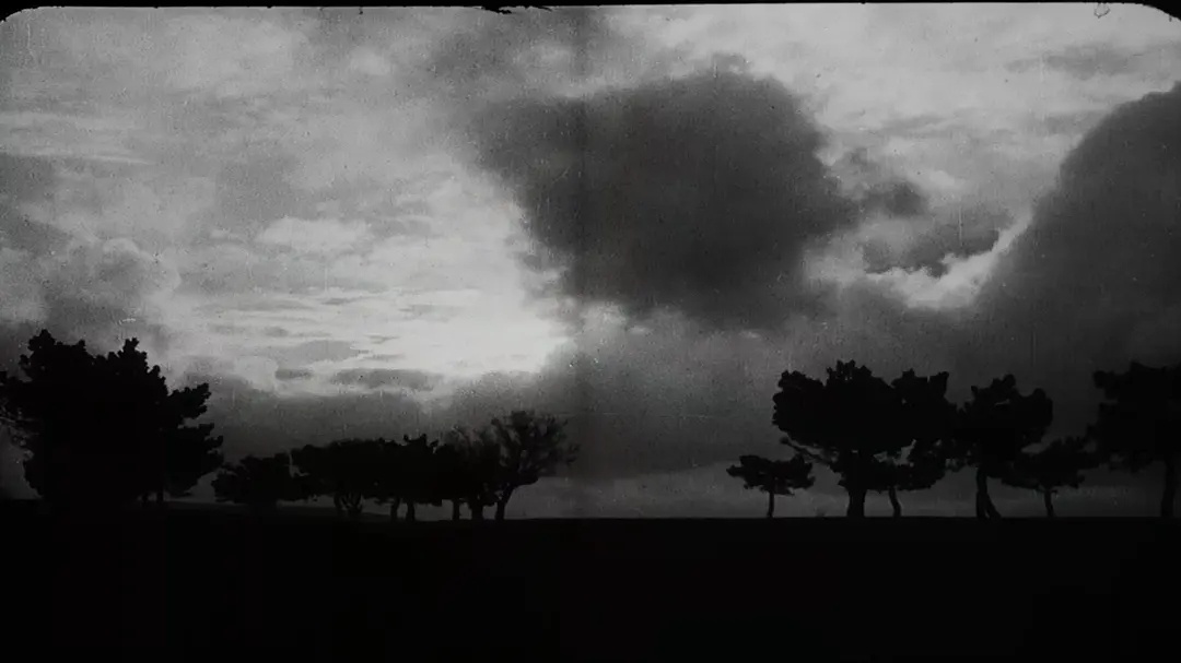 电影《战舰波将金号》(1925)剧照分享。看石狮能如何跃起，看电影能如何暴烈。 