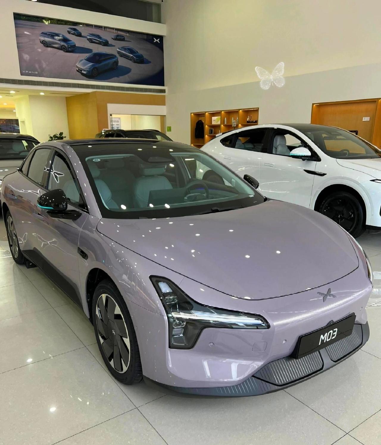 小鹏MONA M03以AI天玑系统、高阶智驾、掀背美学为核心，打造12万级高价值