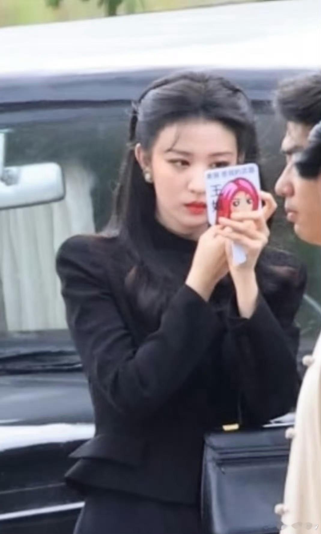 王楚然王姐 美丽是我的武器，王楚然大美女反差萌太可爱了，看着是御姐，没想到私下也