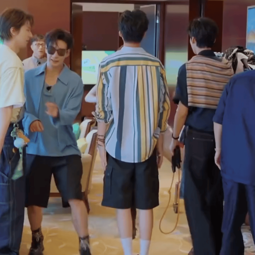 地球团最尊重游戏的人来了刘宇宁站的笔直一只保龄球🎳