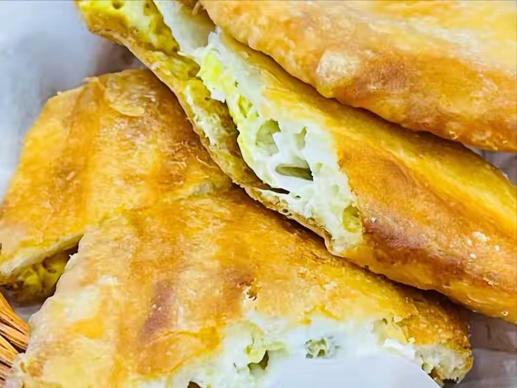 邢台“10大特色早餐”，你吃过几种

1、鸡蛋布袋
2、麻糖糖糕
3、邢台老豆腐