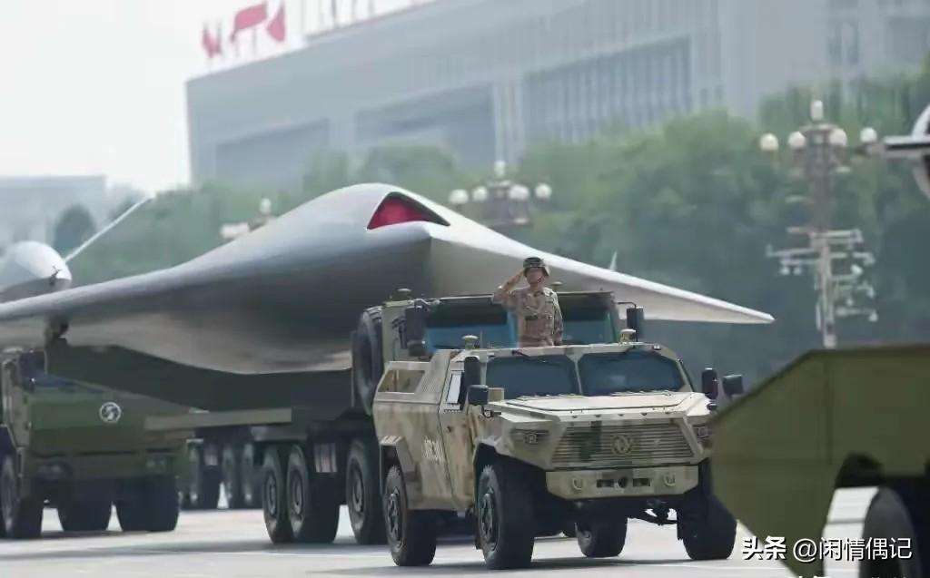 一记无声惊雷，炸醒了世界！

中国第三艘航母“福建舰”正式官宣入列，没有锣鼓喧天