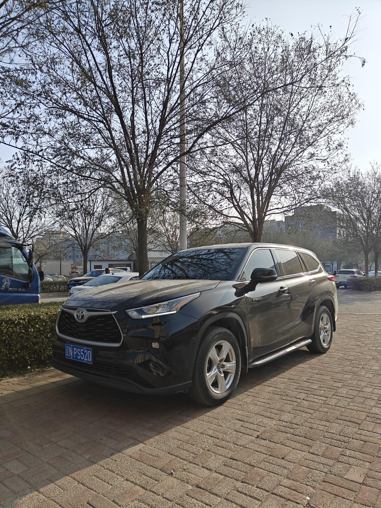 🚗车型介绍：
双擎版两驱汉兰达，一直选择ECO模式行驶，驾驶比较柔和，基本没有