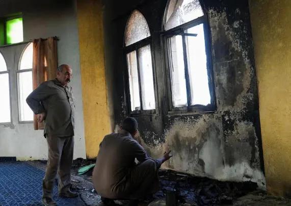 过分了！以色列人这么做，没想过自己也有哭墙吗？


据央视新闻客户端，11月13