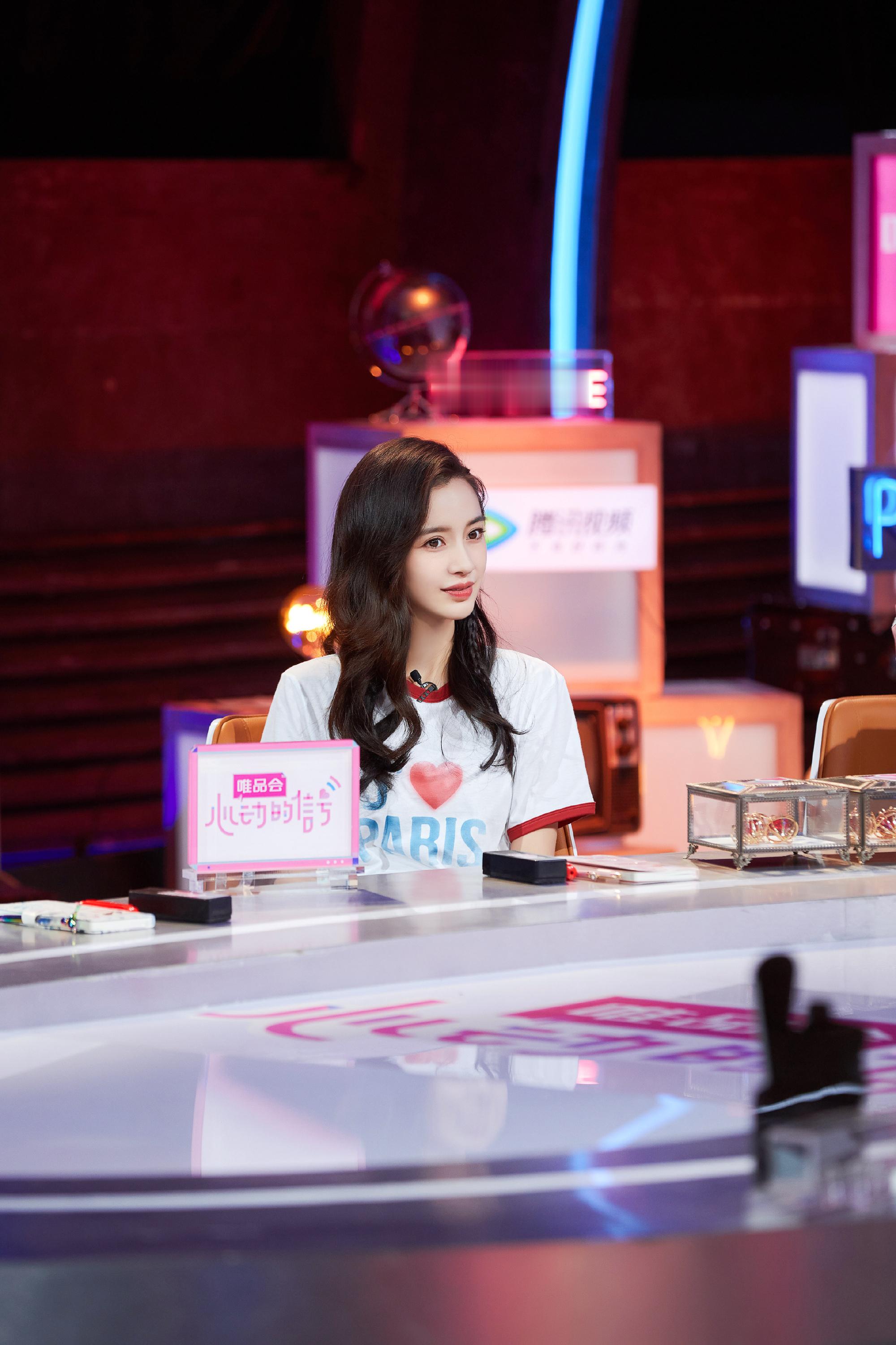 angelababy  angelababy 直到某天 我也会对着屏幕上的一个见