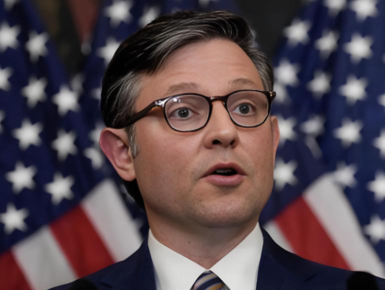 美国众议院议长约翰逊周三直言，中国禁止英伟达芯片令美中关系紧张，并称中国为美国的