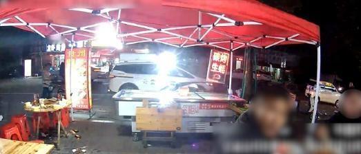 台州李先生在夜宵摊察觉异常并机智报警，不仅是一次成功的违法举报，更展现了公民反诈