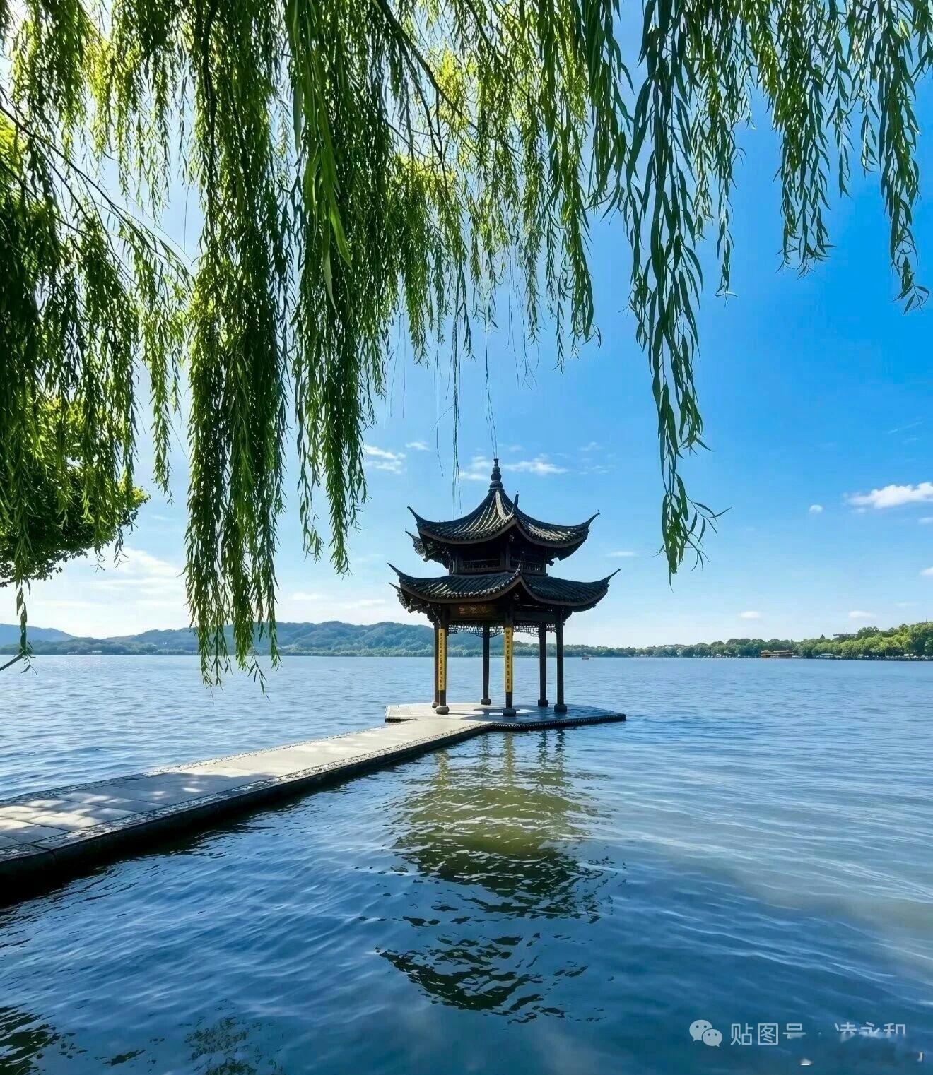 弘一法师说：“福不可享尽，让三分给他人；利不可占尽，留三分给他人；功不可贪尽，分