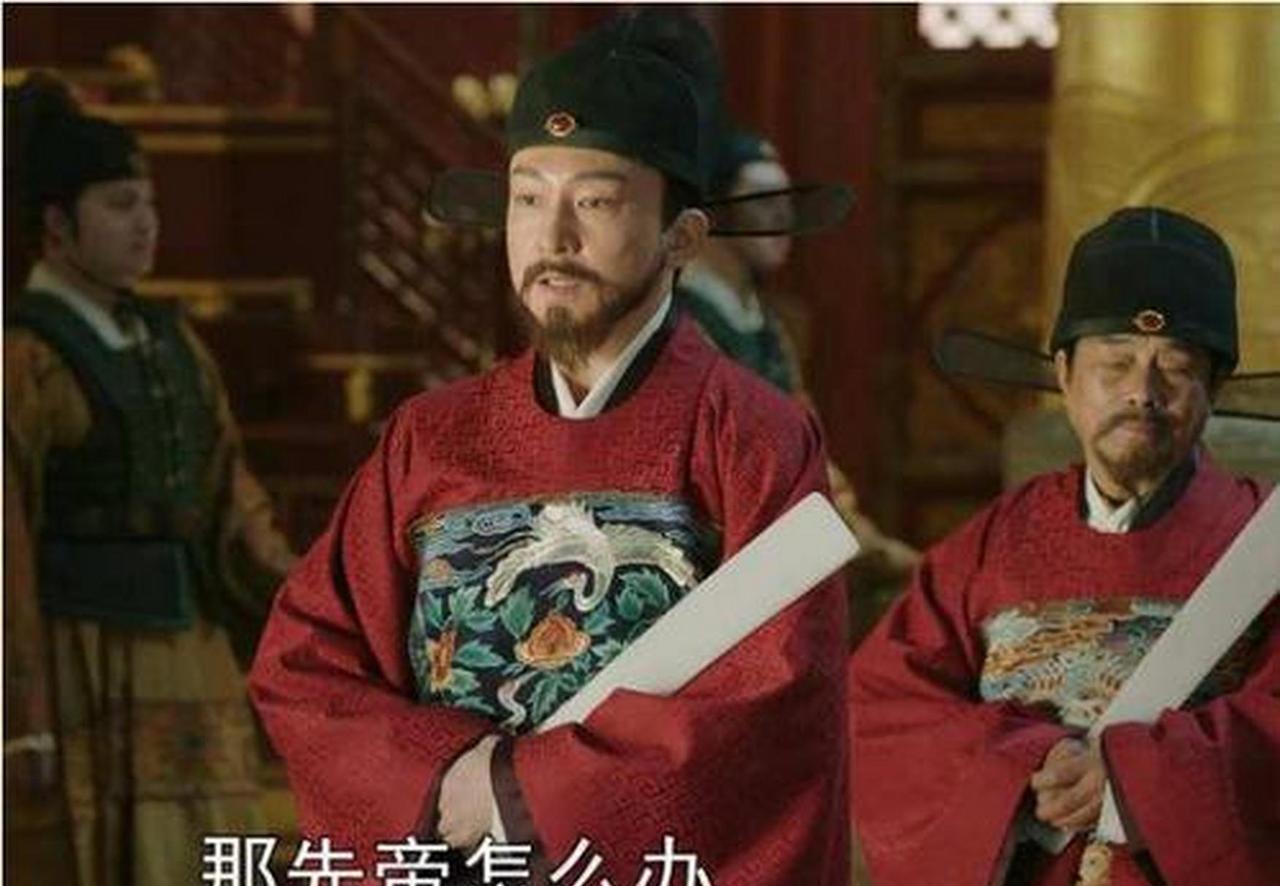 1457年，朱祁镇杀死了于谦。

紫禁城的雪下得正紧，这位曾在北京城头挥舞着尚方