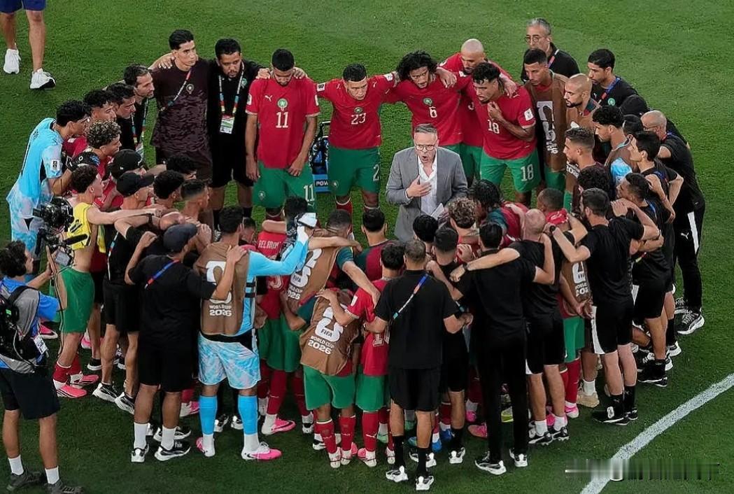 摩洛哥连续两届世界杯被法国队淘汰，这也没办法，毕竟摩洛哥的很多球员本身就是法国培