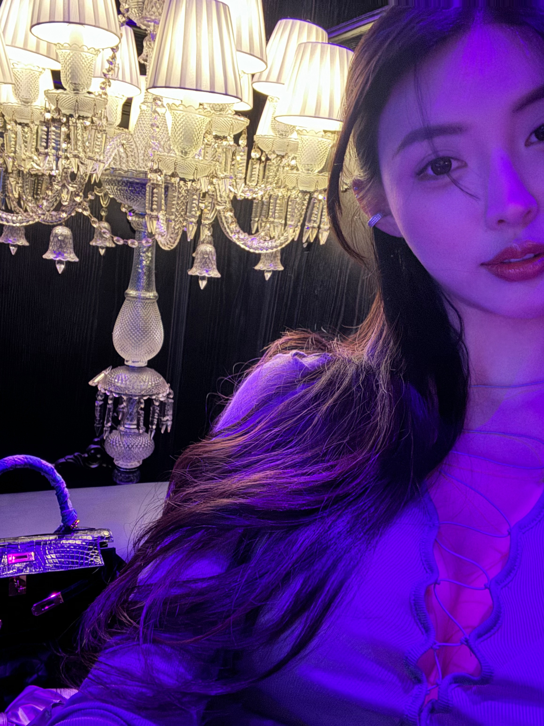 哇 这个紫灯 ​​​