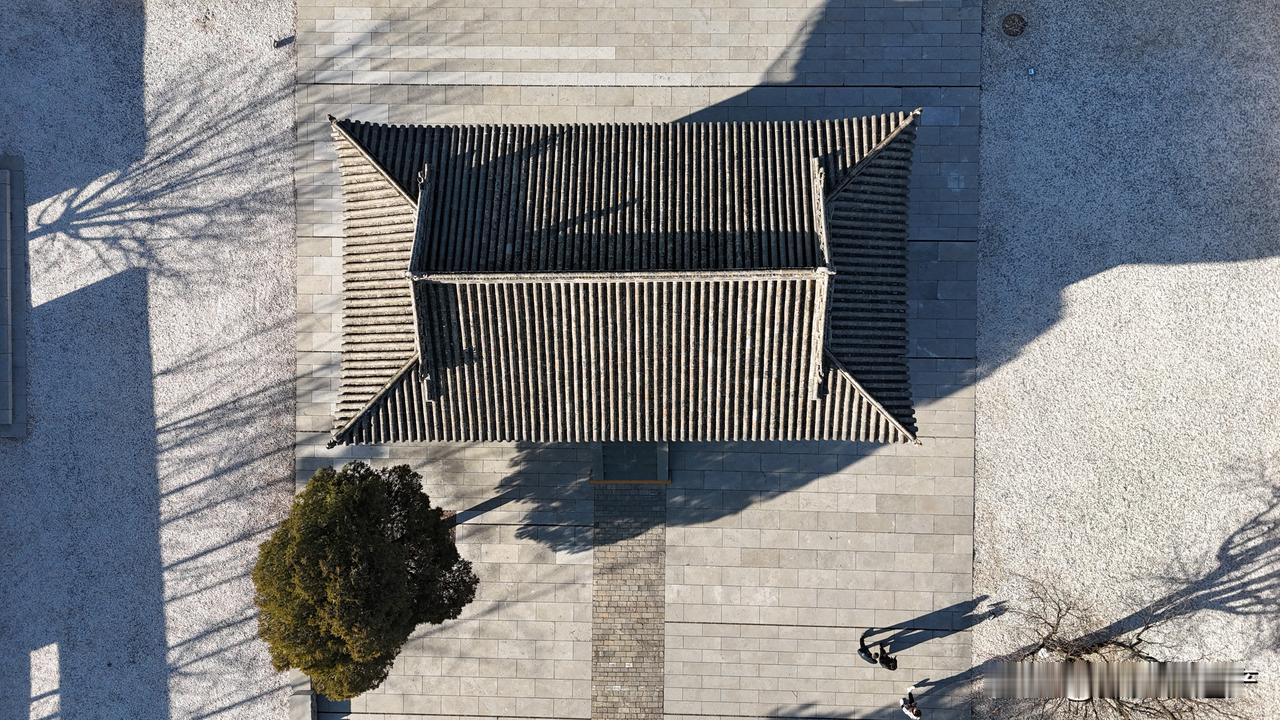 山西运城广仁王庙，始建于唐代，因庙内供奉水神，封号“广仁王”得名。现存正殿及对面