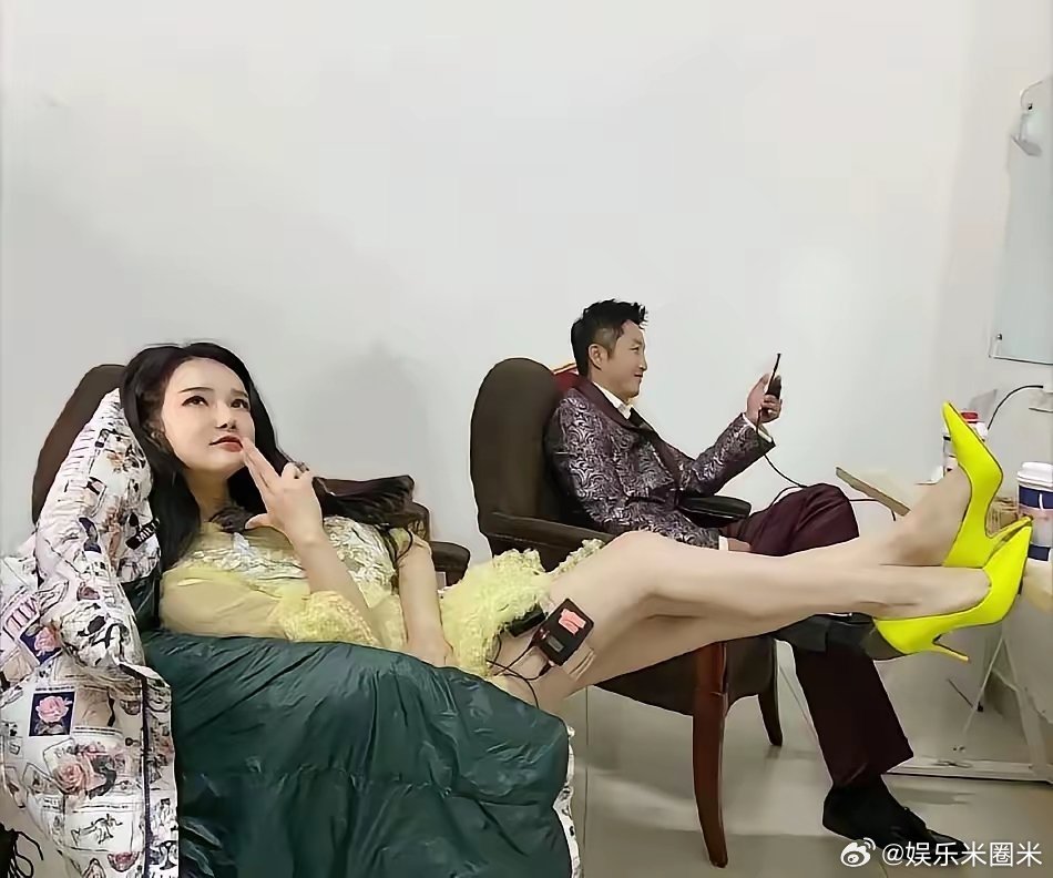 好喜欢那时候的冉莹颖，满脸骄傲、走路带风、气场全开！最近拍录的综艺《姐姐当家》，
