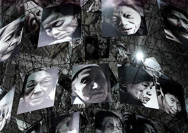 1935年，日军为满足士兵的欲望，采取残忍的手段对待慰安妇。他们草率地...