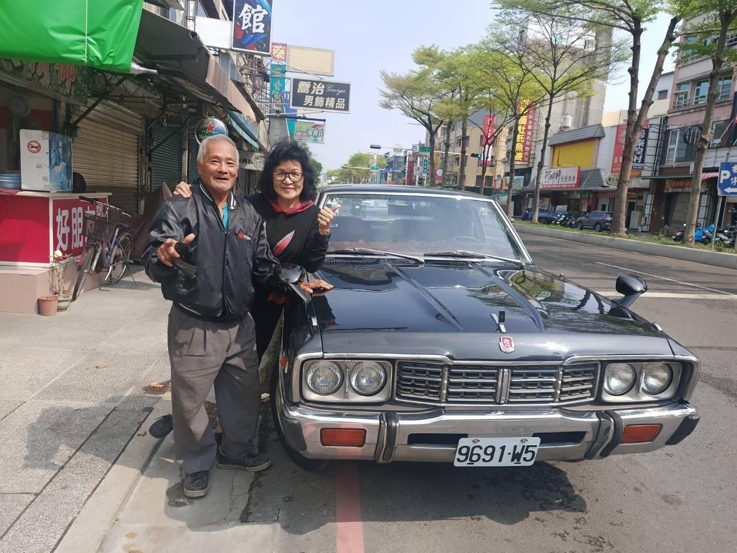 剧集《华丽计程车行》改编自陈俊文小说《华丽计程车》，就是作者本人一家的故事。陈俊
