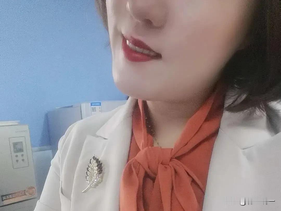 爱睡懒觉的女人，别有一番可爱！
生活之中，你会察觉爱睡懒觉的女人尤为可爱！倘若存