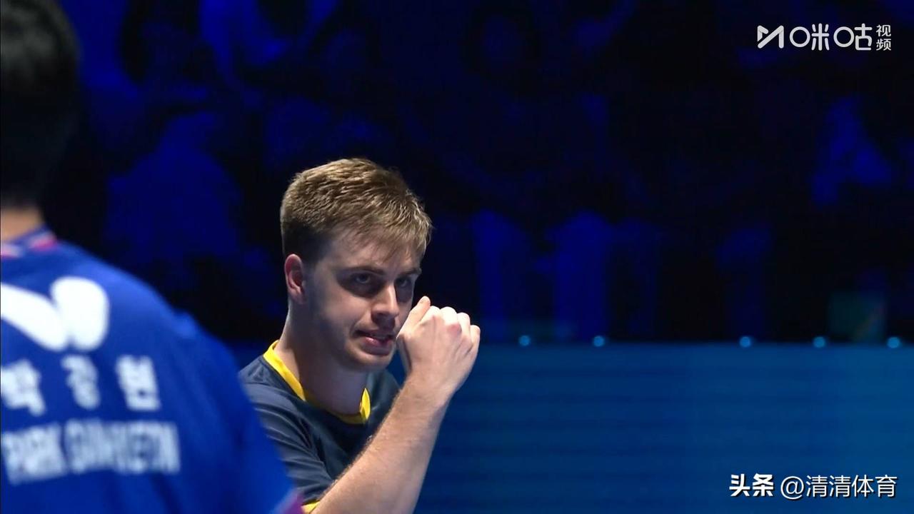 🏓 小莫拿捏朴康贤｜侧切两板锁全场
 
澳门世界杯小组赛，小莫对阵朴康贤太有章
