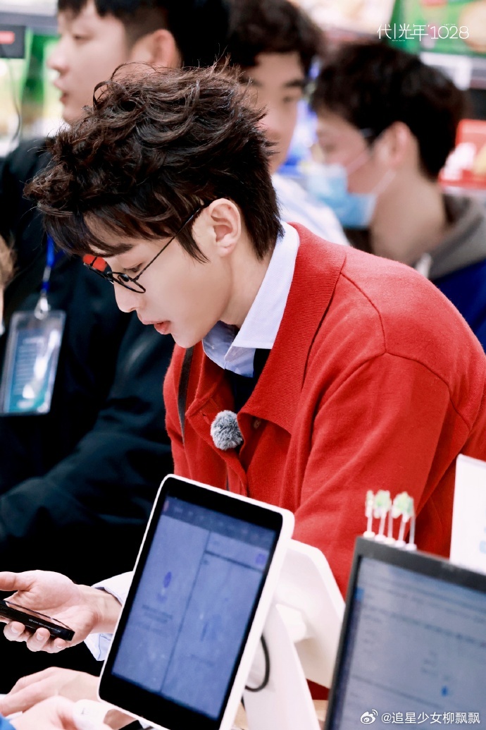 代旭高干文男主既视感 代旭的路透高干文小说男主既视感，每一套造型都好有气质谁懂，