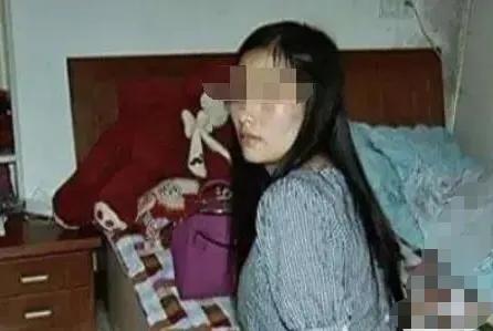 一女子去西安旅游，期间认识一陌生男子，并去酒店开房发生了关系。谁知，男子却偷偷拍