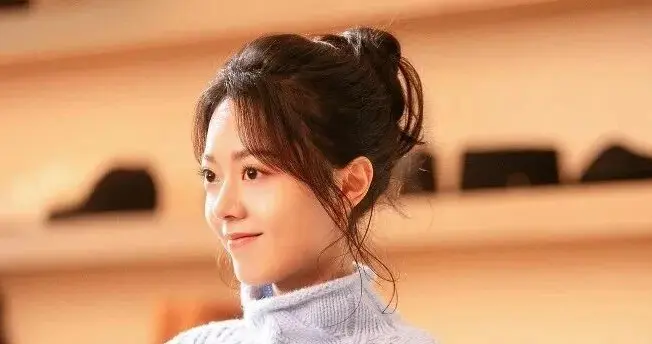 加上网红配色涨300块，直男徒步鞋瞄准“甜妹”？