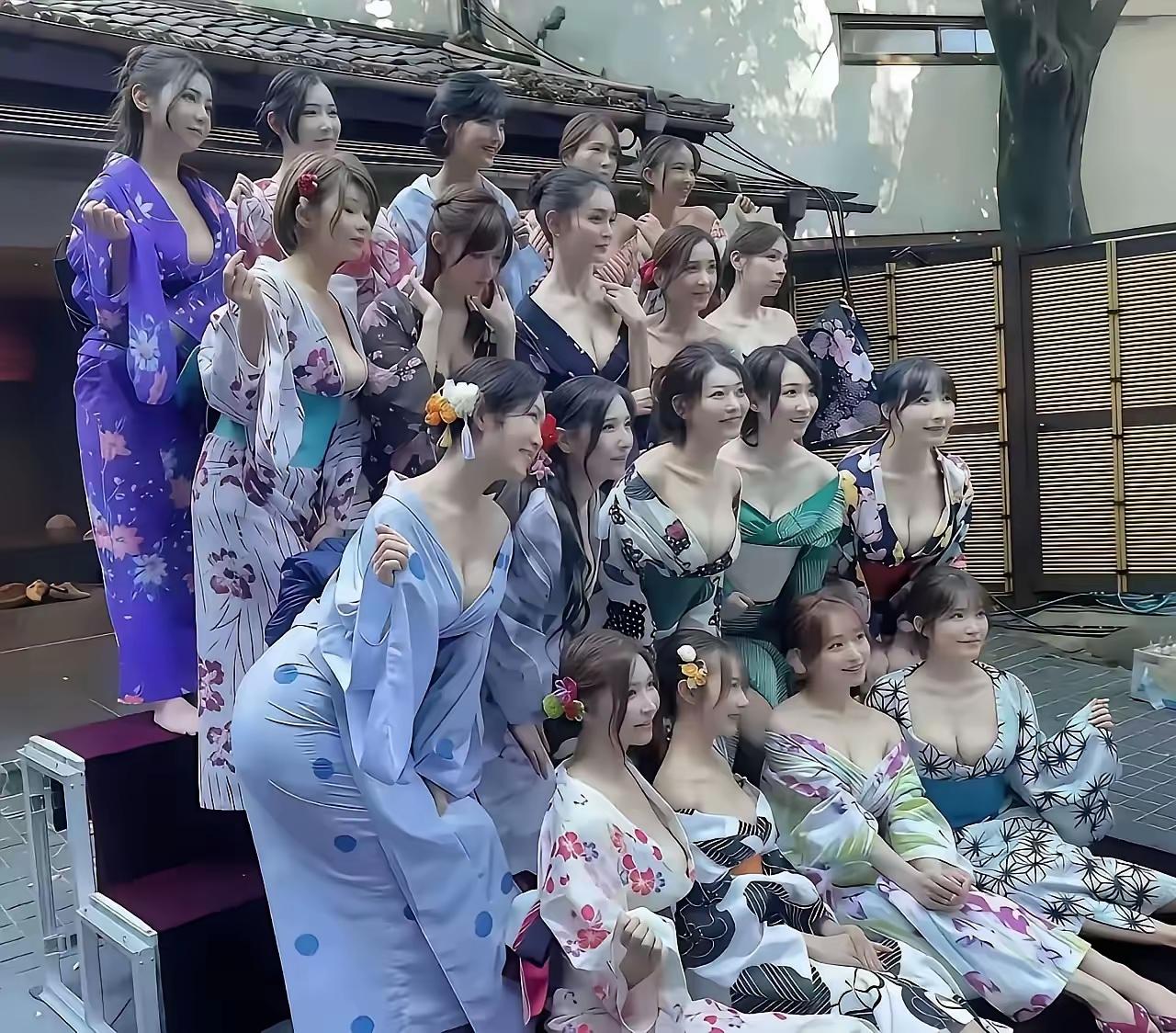 日本文化博大精深，这么多老师有你们喜欢的老师吗？日本鞠躬文化 日本礼仪文化