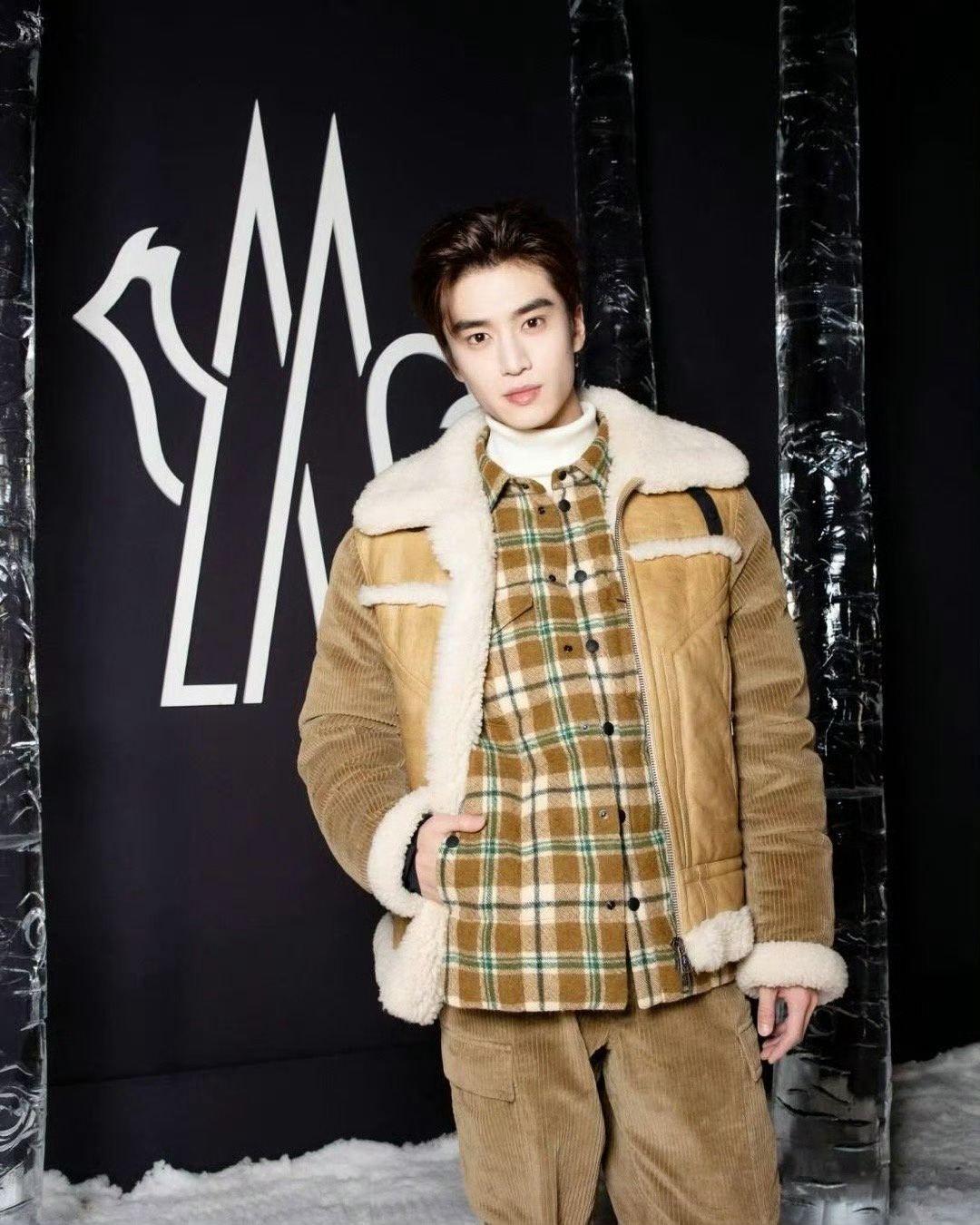 张康乐可baby可daddy 阳光学长与温柔绅士，仅需一次转身。他的时尚表现力总