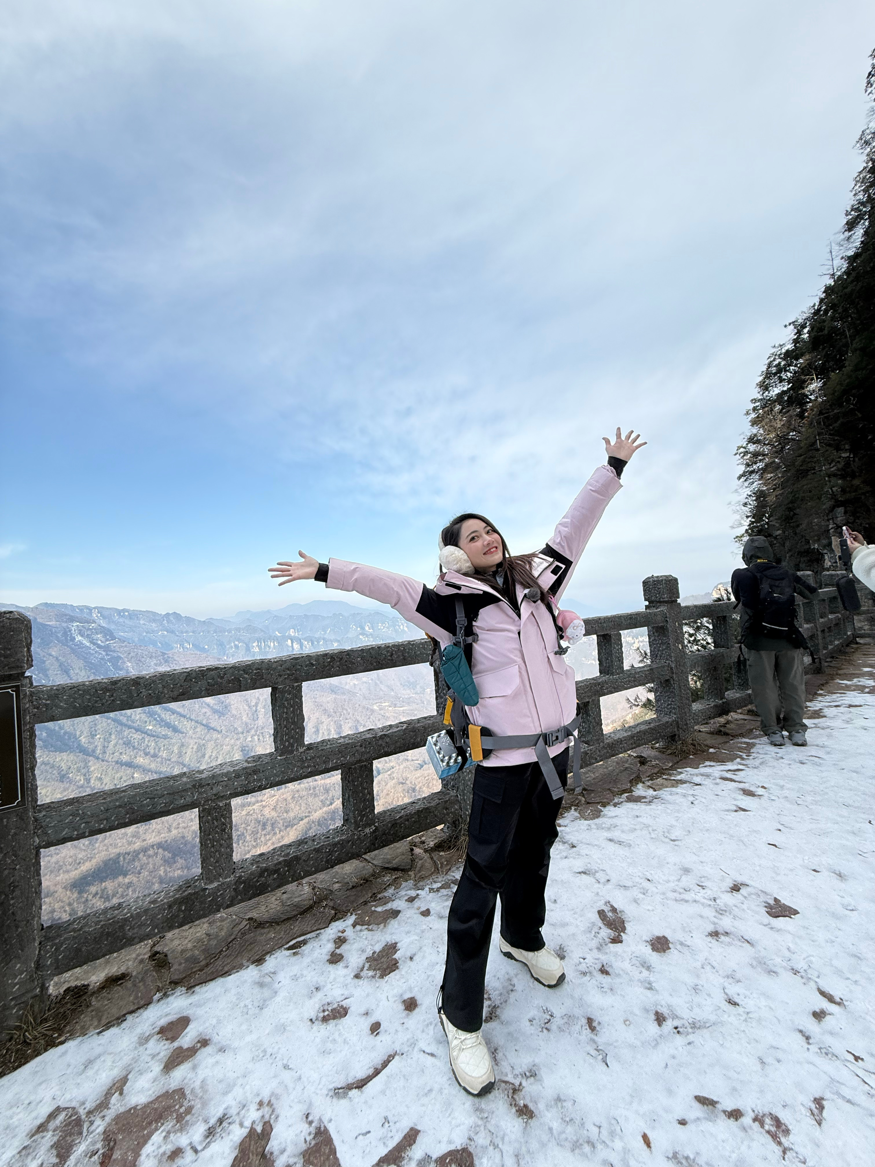 有雪的冬天才完整[比耶][比耶][比耶]没见过雪的广东孩子，已经沉沦在这冰雪世界