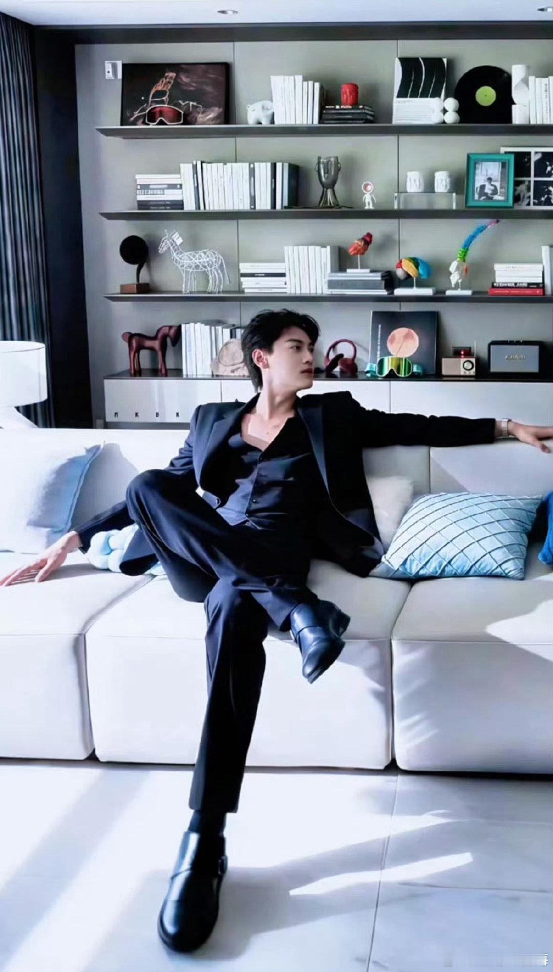 田栩宁光影星播客收视率霸榜此男好有心机吧[喵喵]吸梦女的场合就是p1状态上爷奶都