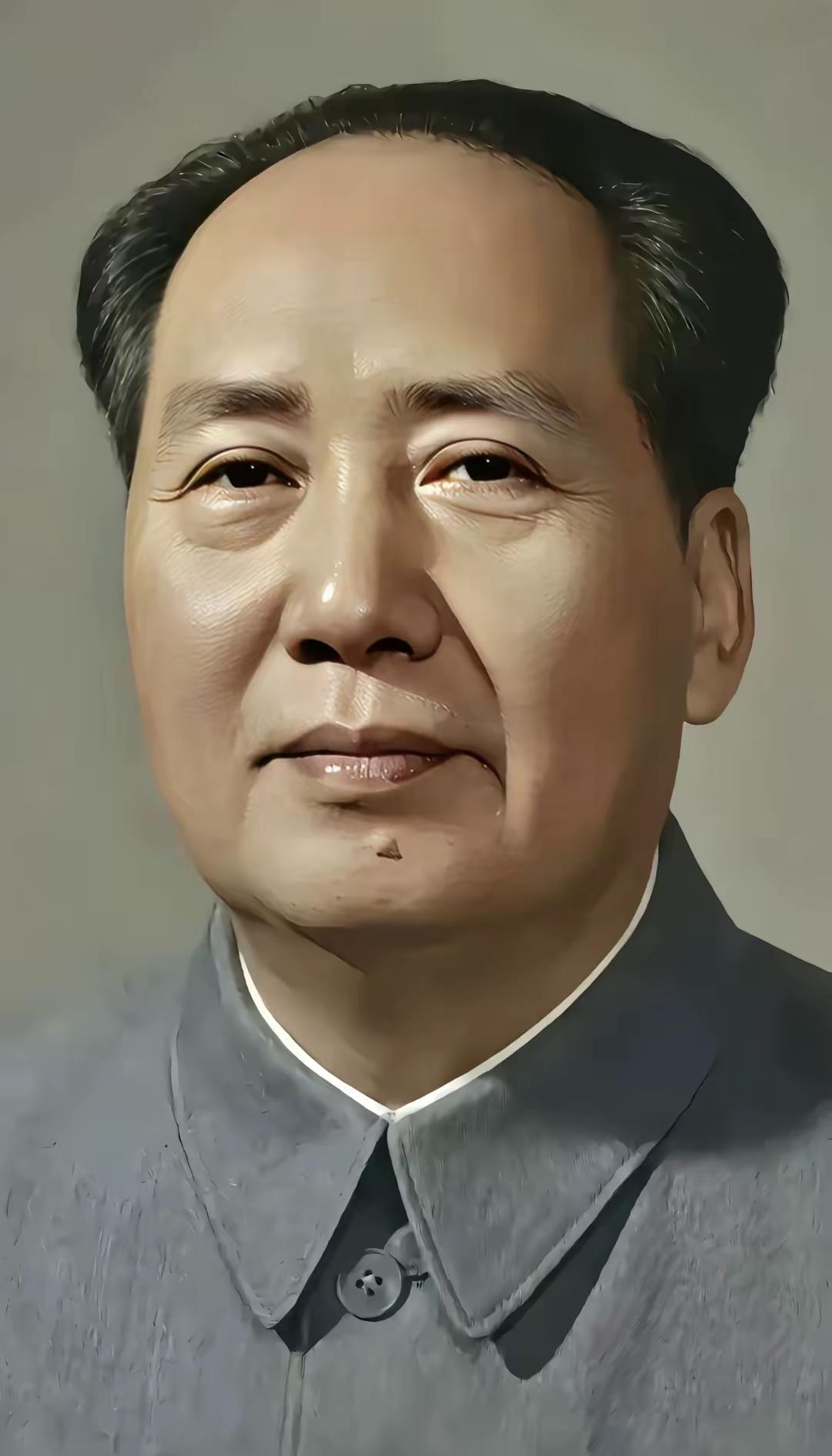 伟大的战略家，
思想家，
文学家，
哲学家，
军事家。。。
剩下的您来补一补吧