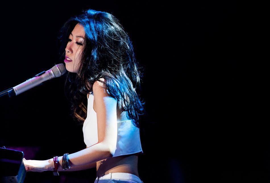 曲婉婷开通账号曲婉婷试水复出引全网抵制！母亲涉案未退赃，她在外享受生活，如今想回