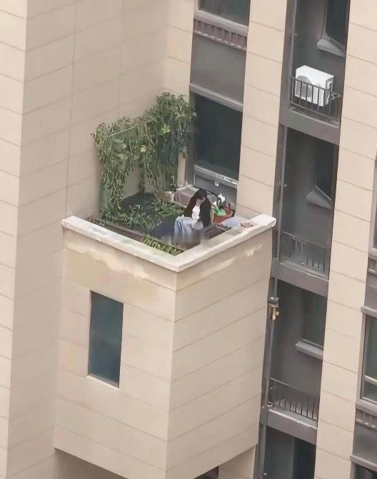 这胆子还真是大呀，难道说不属于违建吗? 