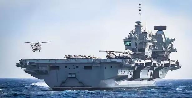 突发！谈判刚启动，美军舰强闯海峡，特朗普高调宣示“清理航道”，伊朗代表团强硬警告