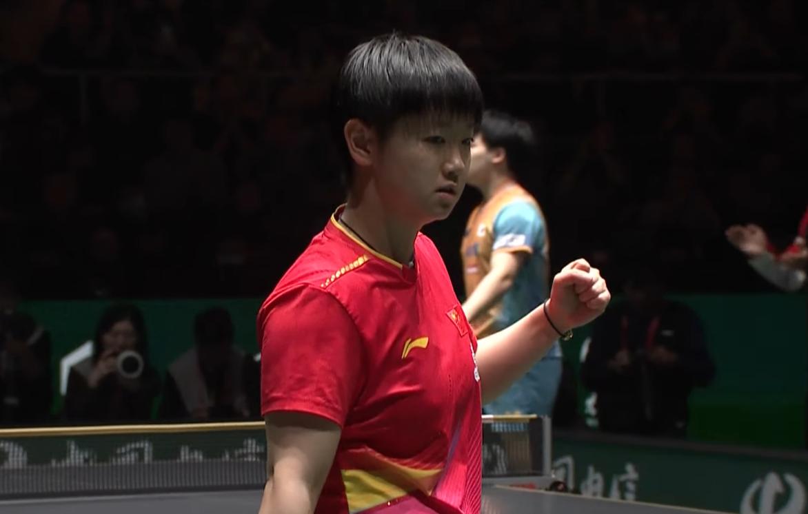 莎头打疯了，好久没见两人攥着拳头围着赛场跑了，

前两局莎头11:4拿下，
第三