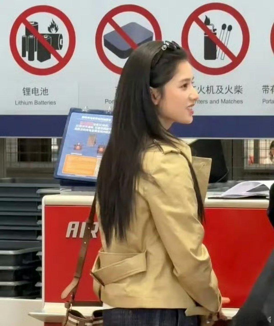 张婧仪怎么看起来土土的? 
